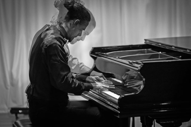 Piano — Jámbori Tamás
