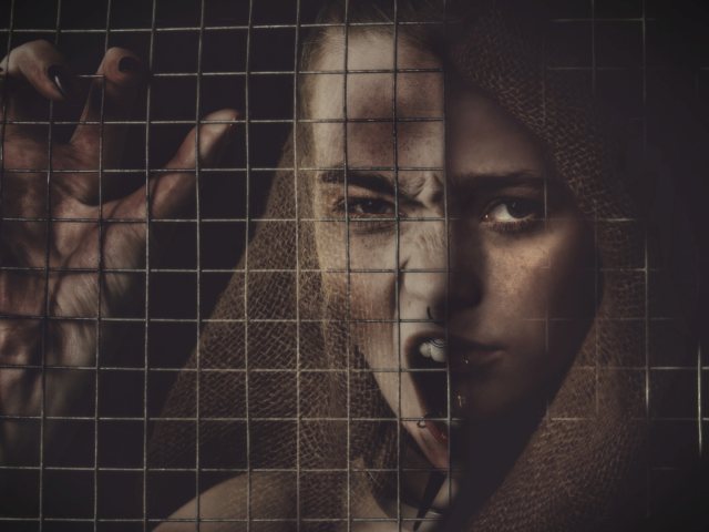 Kettősség — Hajdu Kriszta